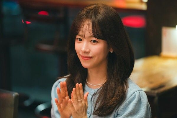 '미혼남녀의 효율적 만남' 한지민. 사진=&nbsp;SLL