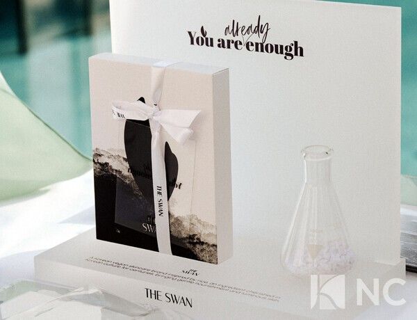 더 스완이 새롭게 출시한 '브라이트닝 앰플 마스크' 제품 이미지/ 사진= 인스파이어드아시안매니지먼트 제공.