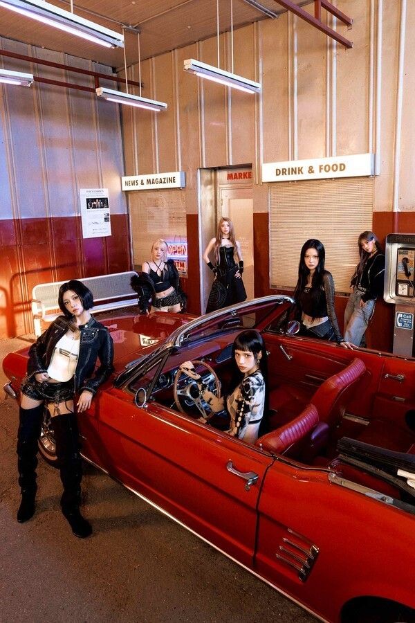 Kep1er. Photo by KLAP Entertainment.