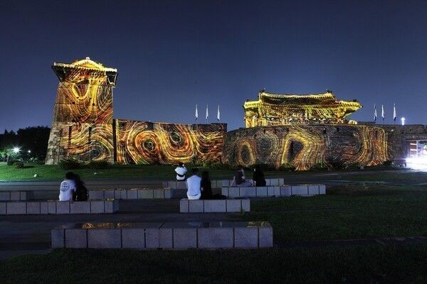 水原華城メディアアートショー。写真=水原文化財団