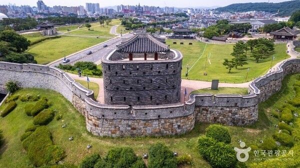 水原華城。写真=韓国観光公社