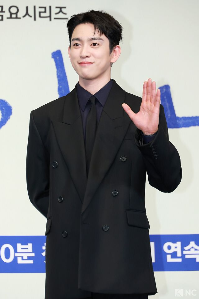 배우 박진영이 5일 오후 서울 구로구 더 링크호텔 서울에서 진행된 JTBC 새 금요시리즈 ‘샤이닝’(극본 이숙연/연출 김윤진) 제작발표회에서 포즈를 취하고 있다. 사진=김규빈 기자