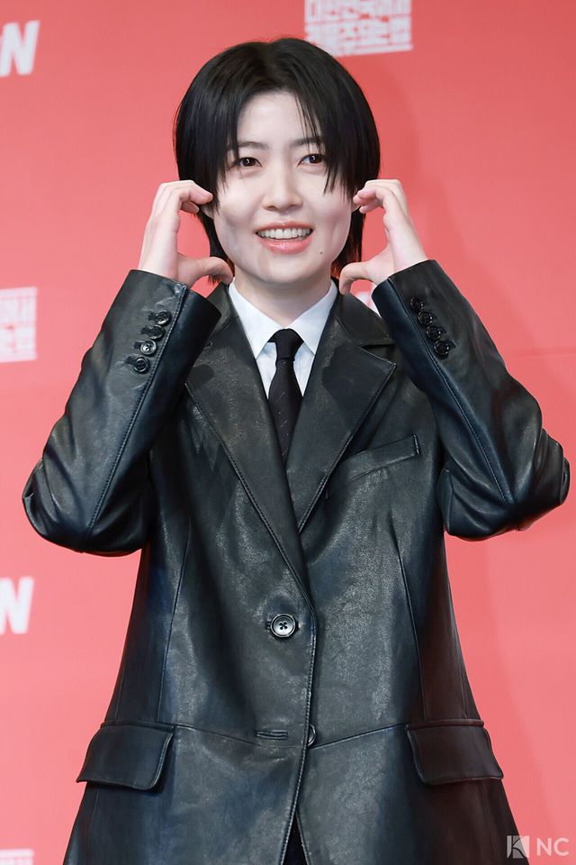 배우 심은경이 9일 오후 서울 구로구 더 링크호텔에서 진행된 tvN 새 토일드라마 ‘대한민국에서 건물주 되는 법’(극본 오한기/연출 임필성) 제작발표회에서 포즈를 취하고 있다. 사진=김규빈 기자