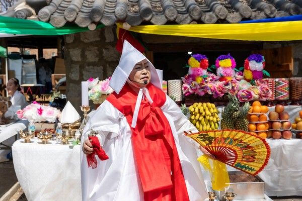 제석굿 미지(무당) 승경숙 사진=국립민속국악원