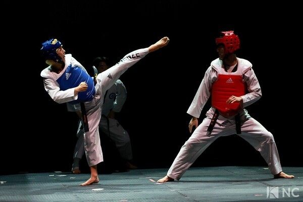 Musical actors Lim Dong-seop, Kim Jong-nyeon. Photo by Kim Gyubin.