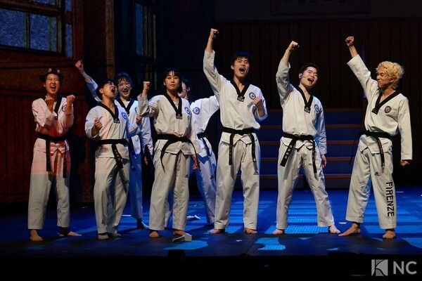 Musical actors Lim Jong-nyeon, Um Ji-min, Jung Eo-jin, Kim Bom-nari and taekwondo performers. Photo by Kim Gyubin.