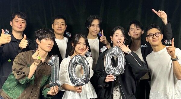 영화 '살목지' 출연진, 100만 돌파 축하. 사진=쇼박스