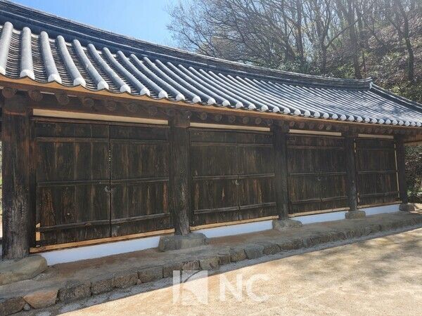 무기창고로 쓰였던 군기고 모습. 세검정과 함께 복원됐다. 사진=뉴스컬처