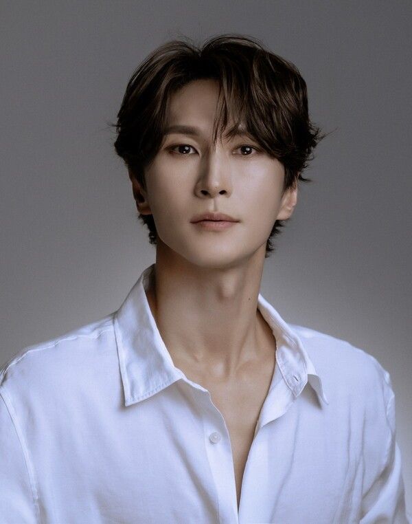 배우 박은태 프로필. 사진= 박은태, ROBIN KIM