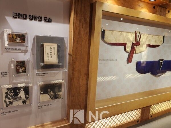 The Seongbuk Seonjam Museum presents the changing history of Korea’s sericulture industry. The boom in sericulture, supported by promotion policies through the 1970s, declined after the 1980s. Today, sericulture is drawing more attention in the food industry than in silk textiles. Photo by News Culture.