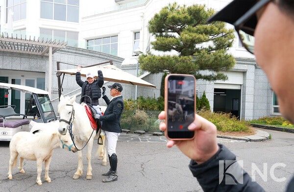 22일 경기 안산 대부도 더헤븐리조트 내 더헤븐CC에서 열린 ‘2026 U.S. Kids Golf Korean Championship(유에스 키즈 골프 코리안 챔피언십)’ 대회장에는 아이들 시선을 붙드는 장면이 곳곳에서 연출됐다. 사진=김규빈 기자