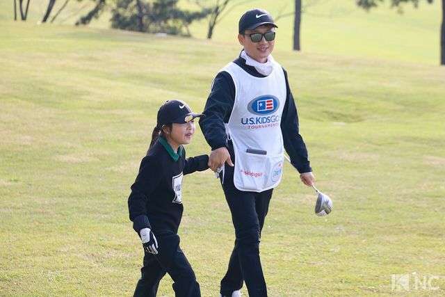 유에스 키즈 골프에 참가한 선수들과 부모님의 모습. 사진=김규빈 기자
