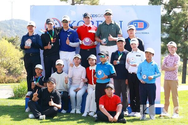 24일 경기 안산 대부도 더헤븐CC에서 ‘2026 유에스 키즈 골프 코리안 챔피언십(U.S. Kids Golf Korean Championship)’ 시상식 입상자 단체. 사진=김규빈 기자