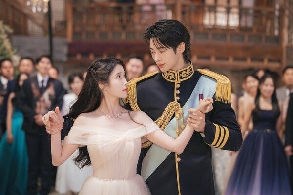 사진=21세기 대군부인