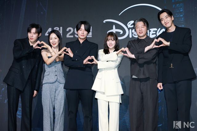 배우 김성철, 문정희, 이현욱, 박보영, 김희원, 이광수. 사진=김규빈 기자