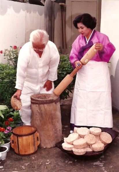 부친 고 유양기 옹과 유민자 명인. 사진=예도 공식 홈페이지