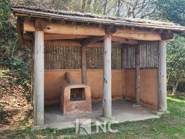 Blacksmith site along the shipyard path. Photo by News Culture.