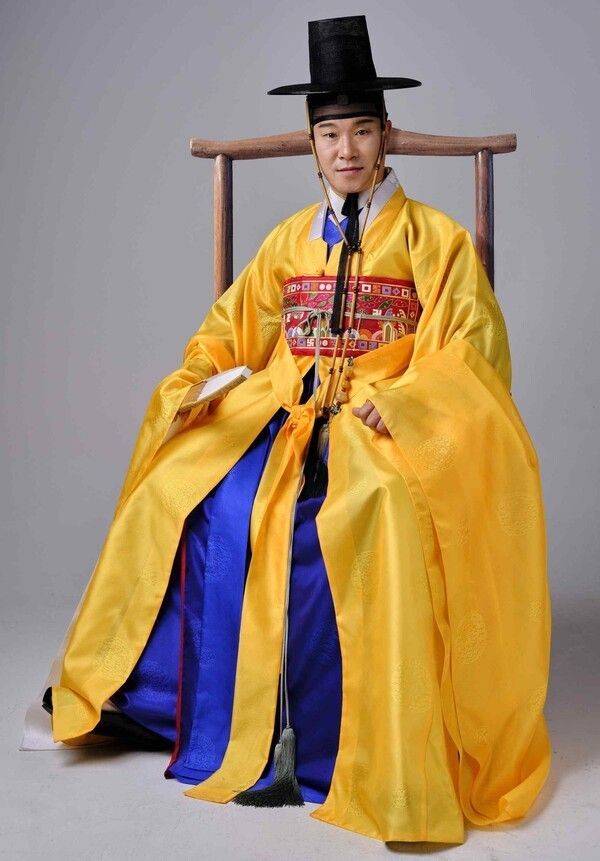 Cast member Park Jeong-wook in “San Hwa Bi.” Photo by National Intangible Heritage Center.