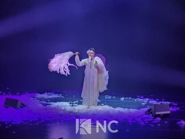 '무형유산 창작랩' 쇼케이스에서 블루찬트의 'BIRTH: 지극한 나의 의례' 공연 모습. 사진=뉴스컬처