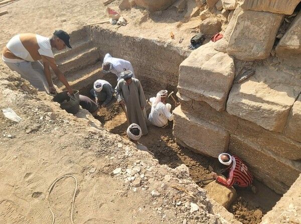 Ramesses II’s cartouche discovered at the pylon foundation of the Ramesseum. Photo by Cultural Heritage Administration.