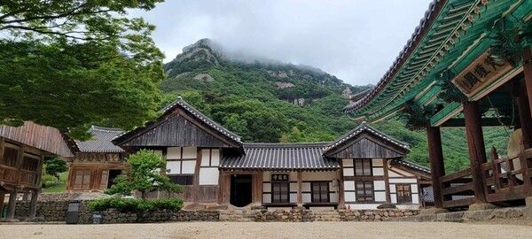 부안 내소사 설선당과 요사. 사진=국가유산청