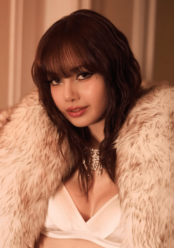 Lisa. Photo by Instagram.