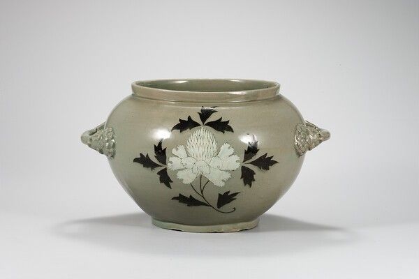 National Treasure Celadon Jar with Inlaid Peony Design. Photo by National Museum of Korea.