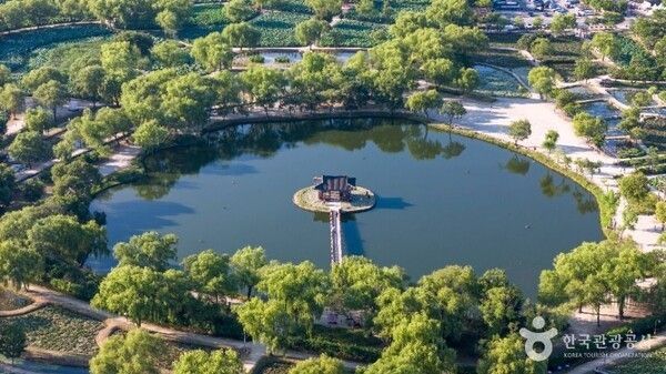 Gungnamji, Buyeo. Photo by Korea Tourism Organization.