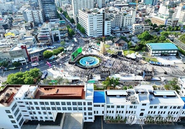 옛 전남도청과 5·18민주광장. 사진=연합뉴스