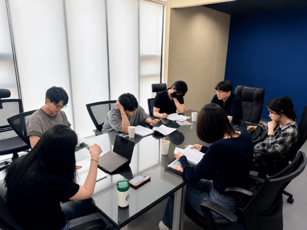 사진=(주)엑싯트 / 5월17일 대본 리딩현장