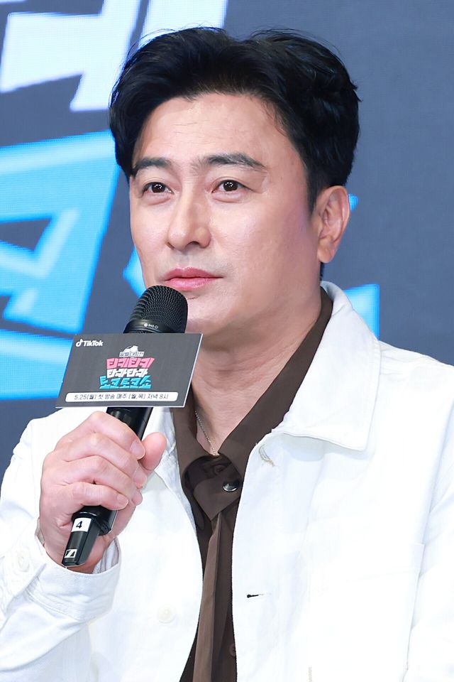 스포츠 해설가 안정환. 사진=김규빈 기자