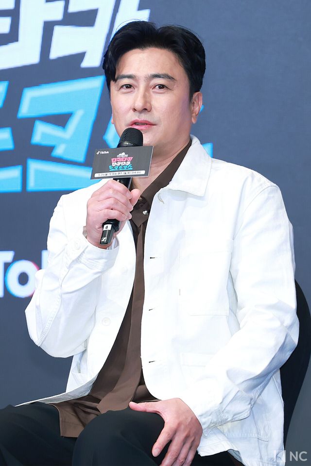 스포츠 해설가 안정환. 사진=김규빈 기자