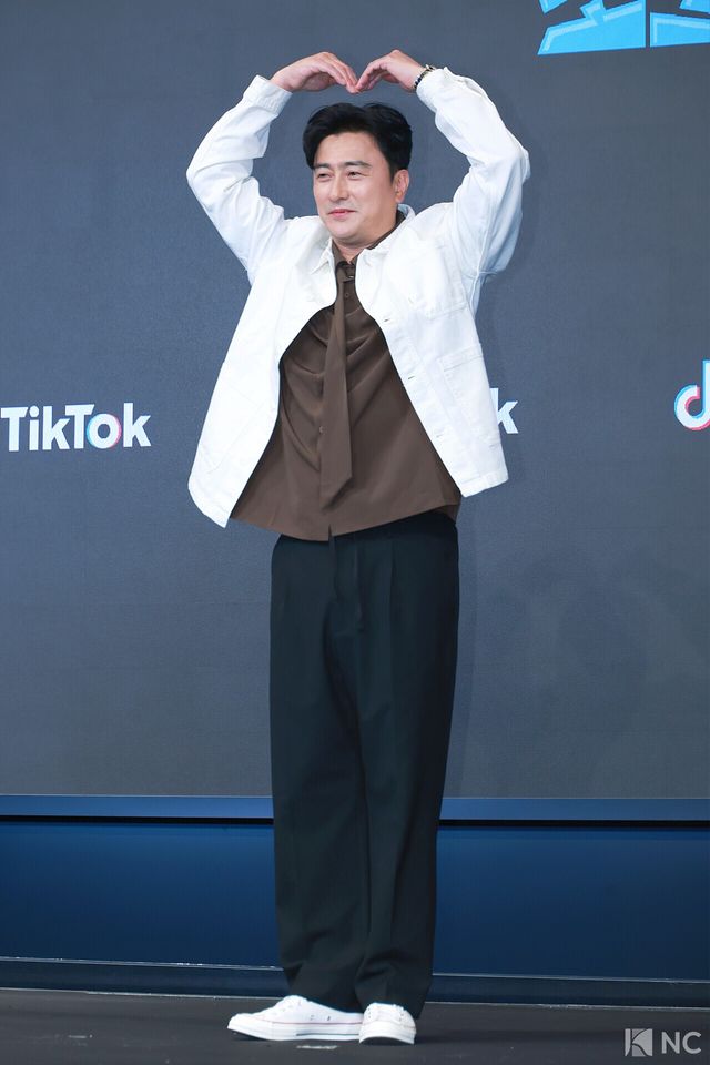 스포츠 해설가 안정환. 사진=김규빈 기자