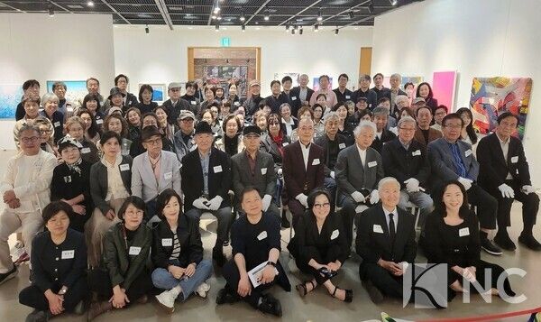 제7회 홍익대학교 회화과 총동문전 '와우열전-PAINTING SYNDICATE: The Hongik Archive(페이팅 신디게이트: 더 홍익 아카이브)' 작가 단체. 사진=뉴스컬처 DB