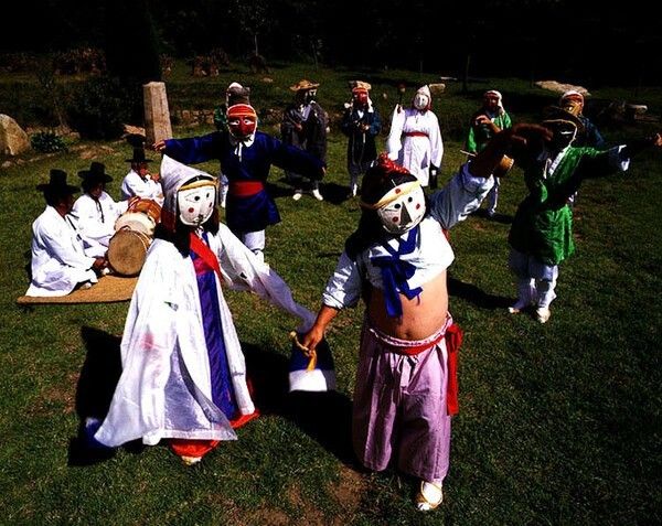 Yangju Byeolsandae Nori. Photo by Korea Heritage Service