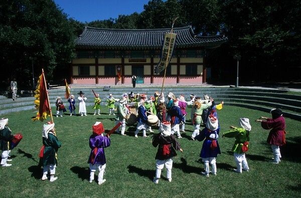 Yangju Byeolsandae Nori. Photo by Korea Heritage Service