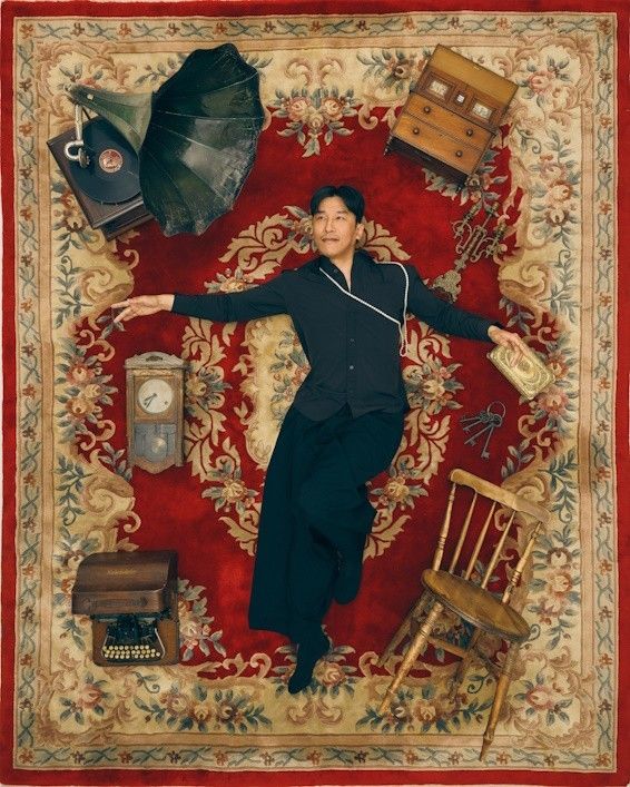 I Am My Own Wife. Photo by Doosan Art Center.