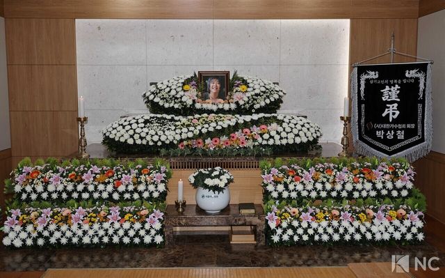 가수 옥희(본명 김광숙)의 빈소가 21일 오후 서울 송파구 서울아산병원 장례식장 22호에 마련됐다. 사진=사진공동취재단
