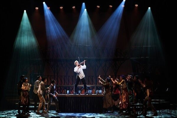 Paganini performance scene. Photo courtesy of HJ Culture Co., Ltd.