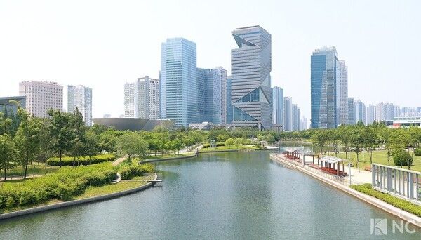 Songdo Central Park. Photo by Reporter Kim Gyubin.