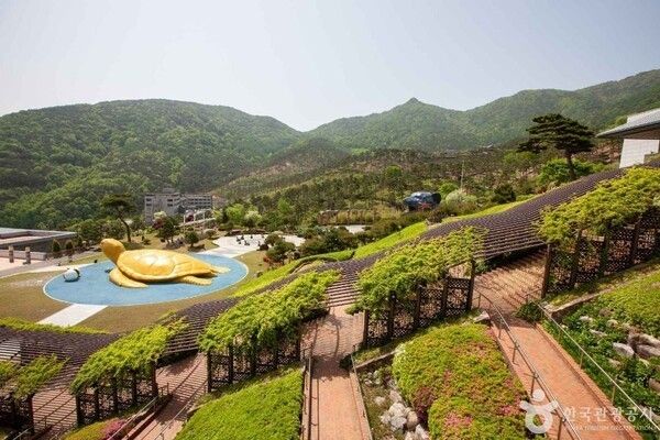 Sancheong Donguibogam Village. Photo by Korea Tourism Organization.