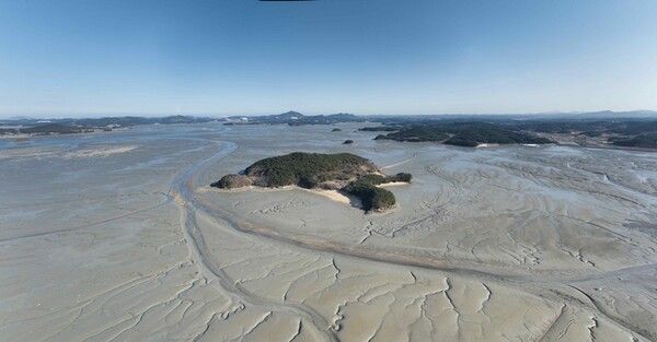 Seosan Tidal Flat. Photo by Korea Heritage Service.