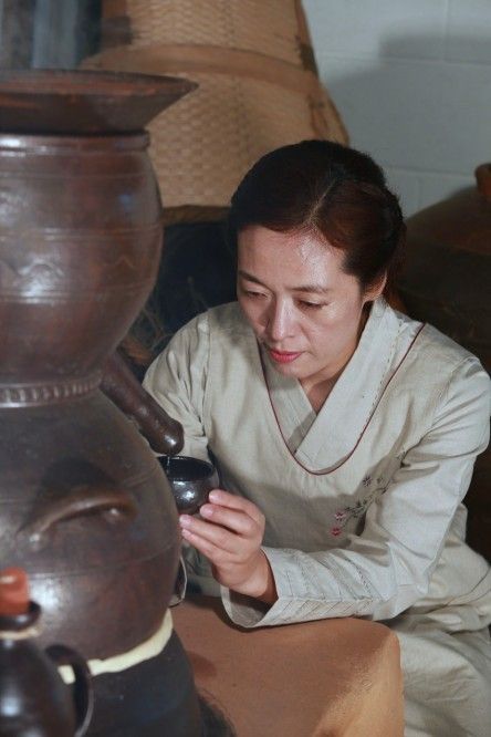 Park Jun-mi, master brewer of Cheongju Sinsunju. Photo courtesy of the Official Chungcheongbuk-do Blog.