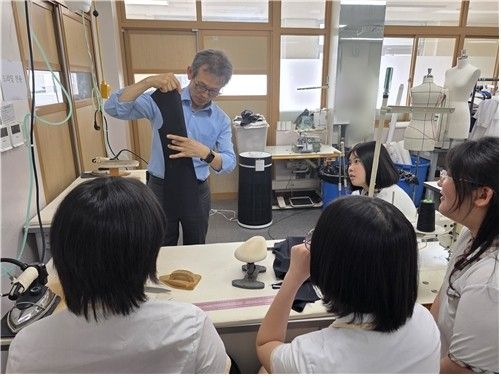 의류봉제 양민석 명장 현장실습교육. 사진=서울시