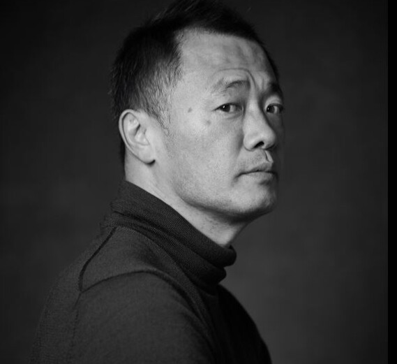 안재영 작가(.제24회 문신미술상 수상작가). 사진=시립마산문신미술관