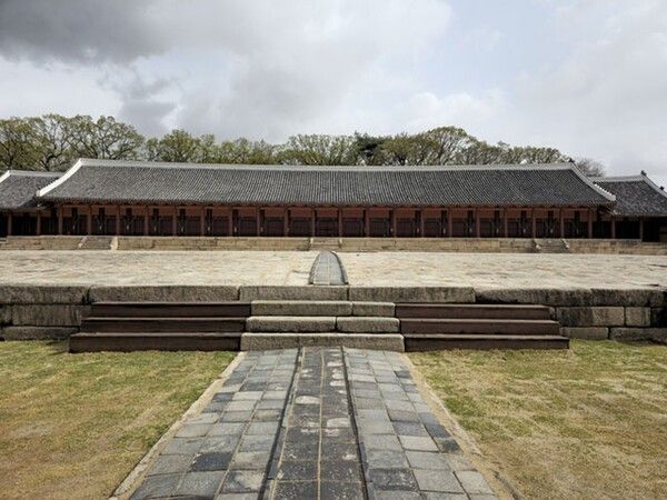 Jongmyo Shrine. Photo courtesy of the Korea Heritage Service and Gwangju City, Gyeonggi Province.
