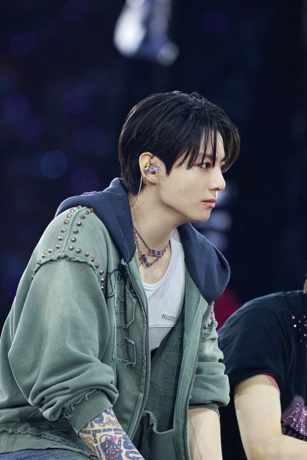 방탄소년단 정국. 사진=발렌시아가