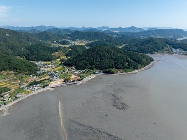 Yeosu tidal flat. Photo courtesy of the Getbol World Heritage Promotion Team