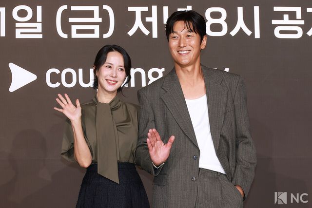 배우 조여정, 김재철. 사진=김규빈 기자