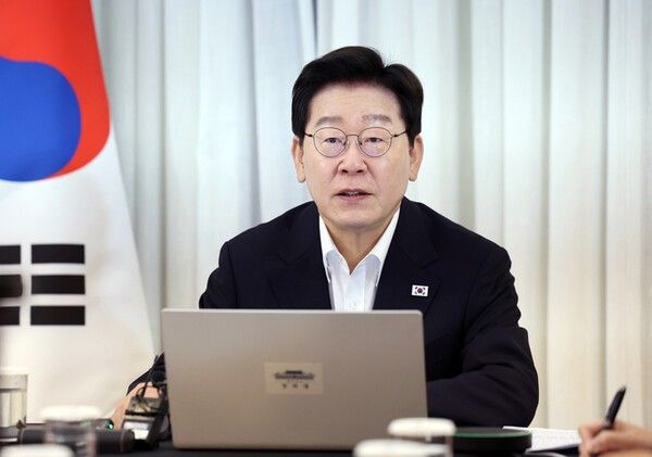 브라질을 국빈 방문 중인 이재명 대통령이 26일(현지시간) 브라질리아에서 화상 수석보좌관회의를 주재하고 있다. 사진=연합뉴스